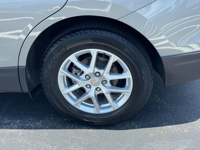 Chevrolet Equinox Vehicle Full-screen Gallery Image 07