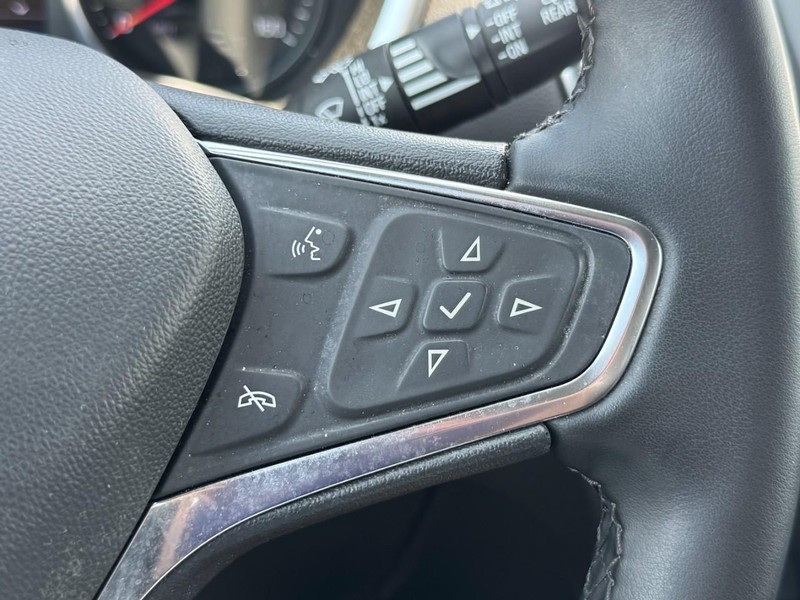 Chevrolet Equinox Vehicle Full-screen Gallery Image 17