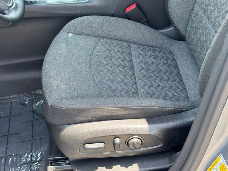 Chevrolet Equinox Vehicle Full-screen Gallery Image 22