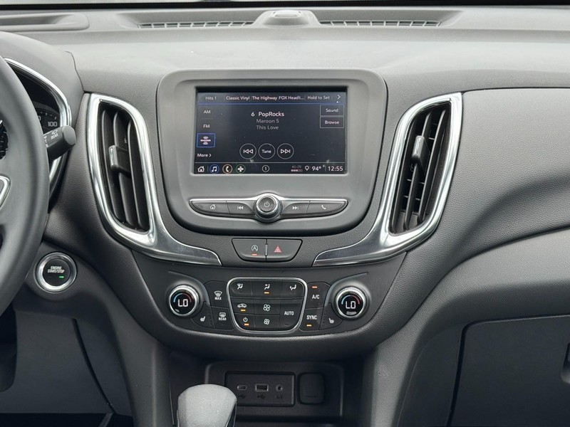 Chevrolet Equinox Vehicle Full-screen Gallery Image 13