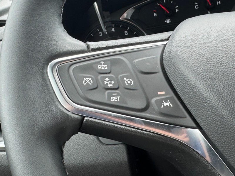 Chevrolet Equinox Vehicle Full-screen Gallery Image 16