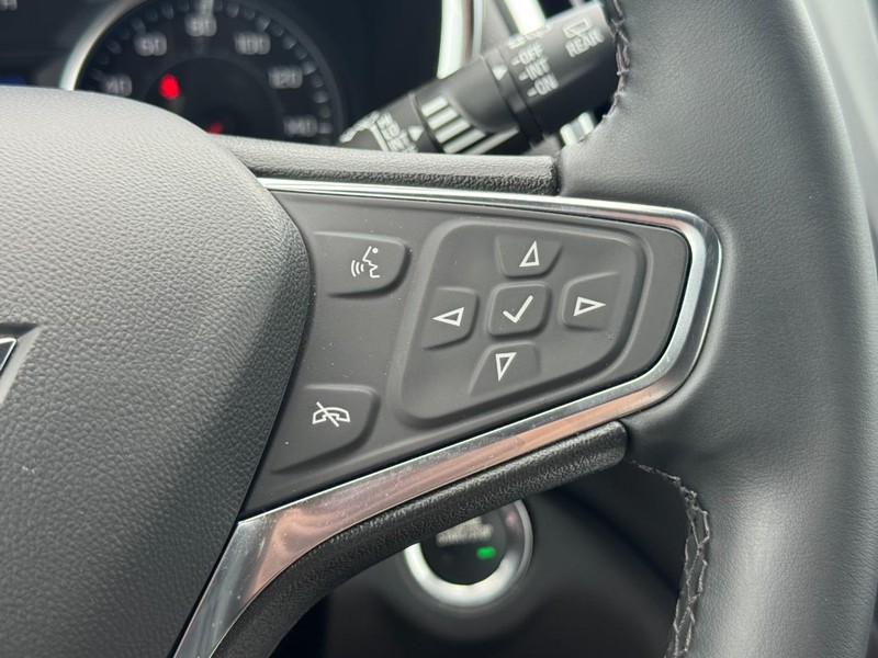 Chevrolet Equinox Vehicle Full-screen Gallery Image 17