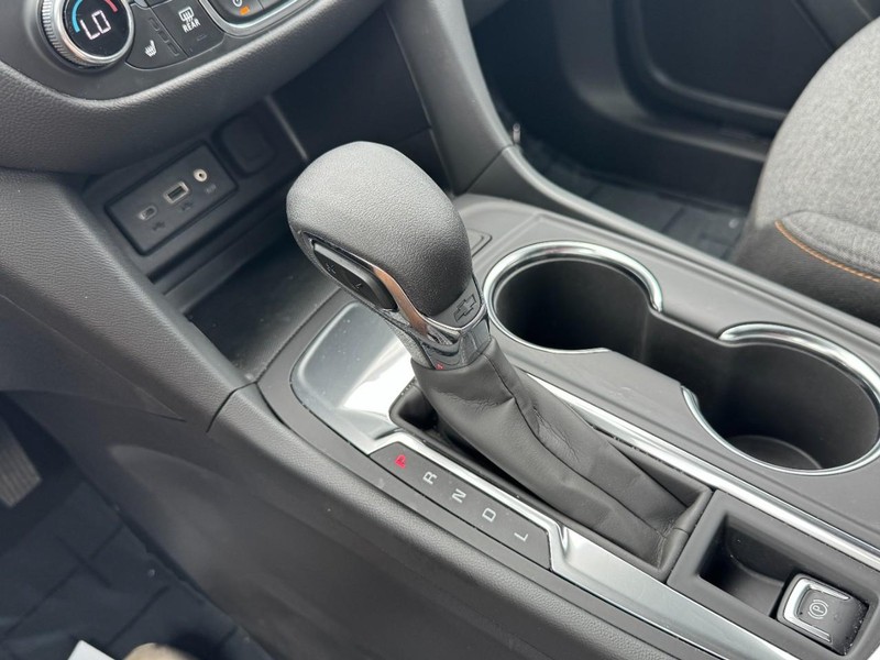 Chevrolet Equinox Vehicle Full-screen Gallery Image 19
