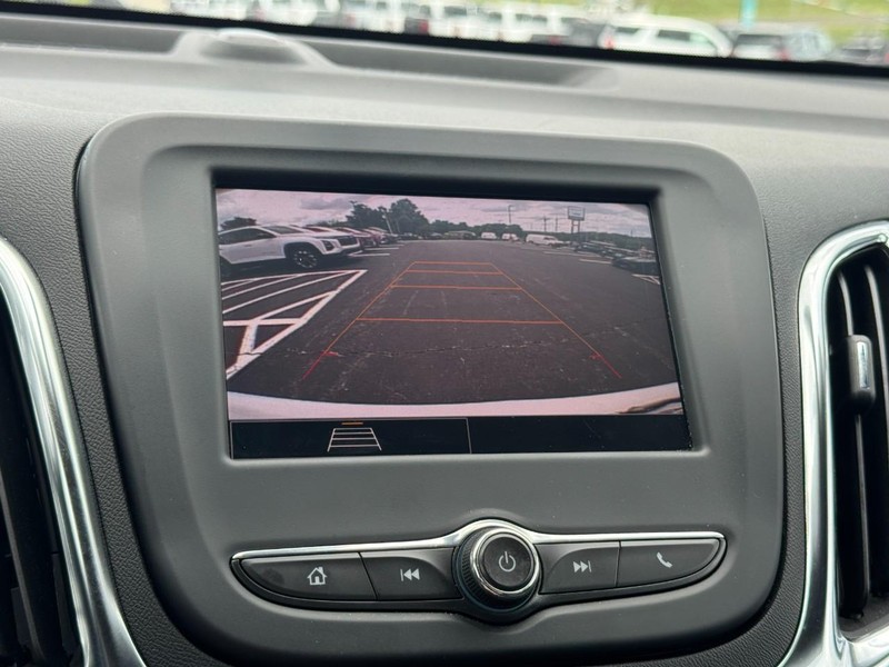 Chevrolet Equinox Vehicle Full-screen Gallery Image 21