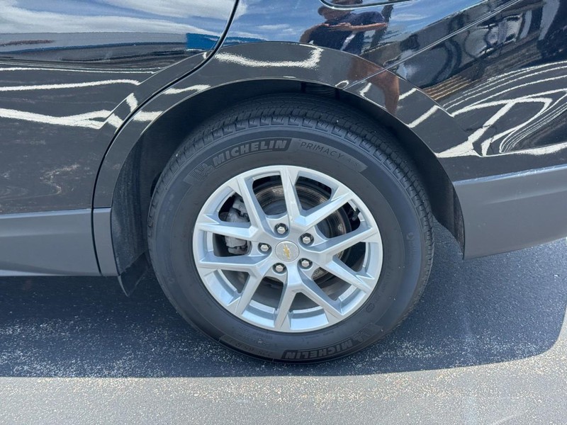 Chevrolet Equinox Vehicle Full-screen Gallery Image 07