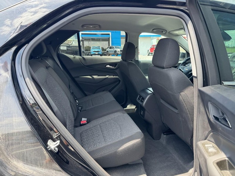 Chevrolet Equinox Vehicle Full-screen Gallery Image 10