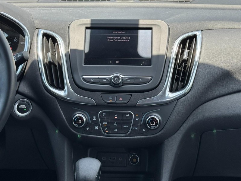 Chevrolet Equinox Vehicle Full-screen Gallery Image 13