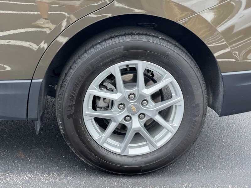 Chevrolet Equinox Vehicle Full-screen Gallery Image 07