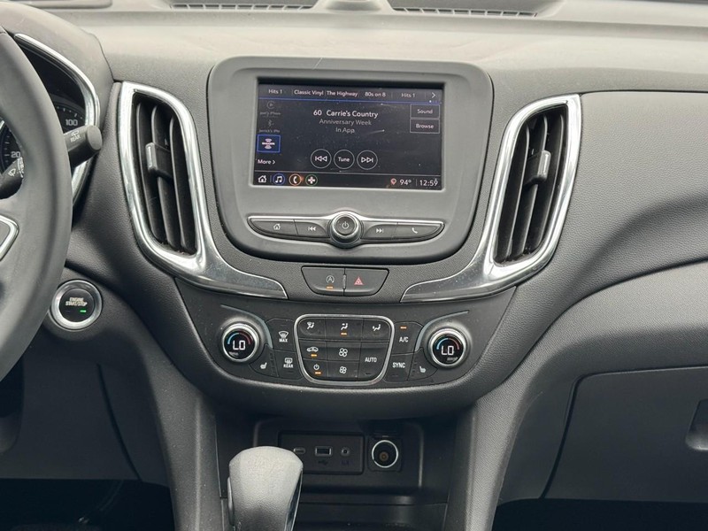 Chevrolet Equinox Vehicle Full-screen Gallery Image 13