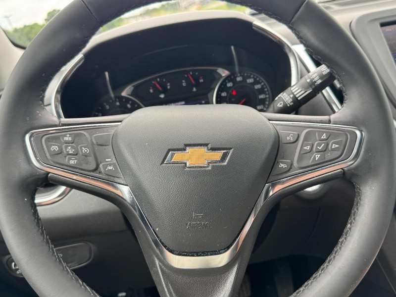Chevrolet Equinox Vehicle Full-screen Gallery Image 16