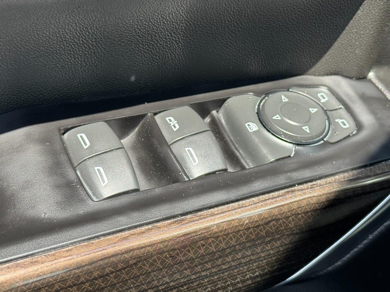 Chevrolet Silverado 1500 Vehicle Image 22
