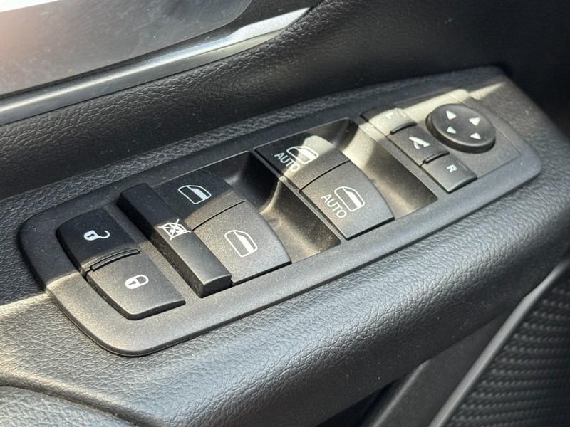 Ram 1500 Vehicle Image 23