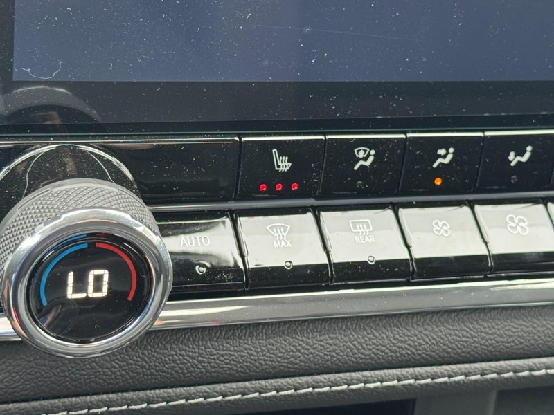 Chevrolet Colorado Vehicle Image 14