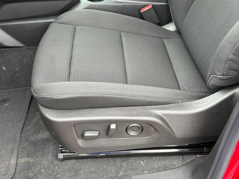 Chevrolet Colorado Vehicle Image 16