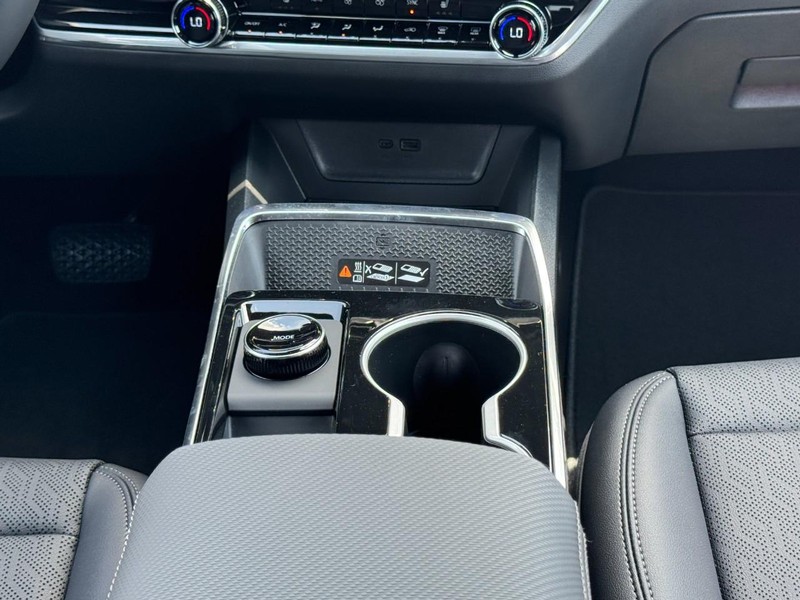 Chevrolet Equinox Vehicle Image 10