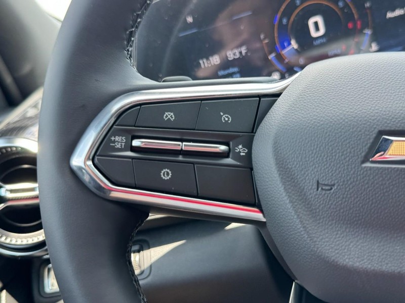 Chevrolet Equinox Vehicle Image 12