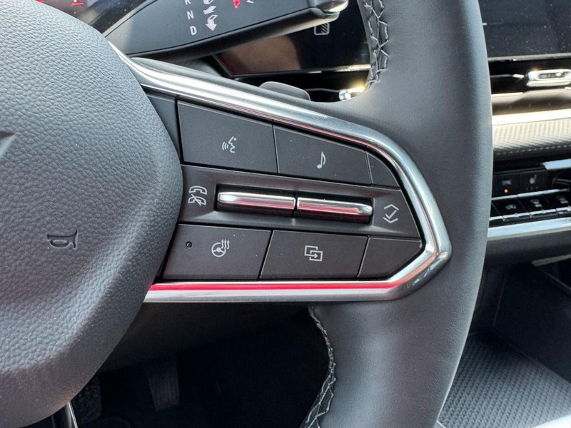 Chevrolet Equinox Vehicle Image 13
