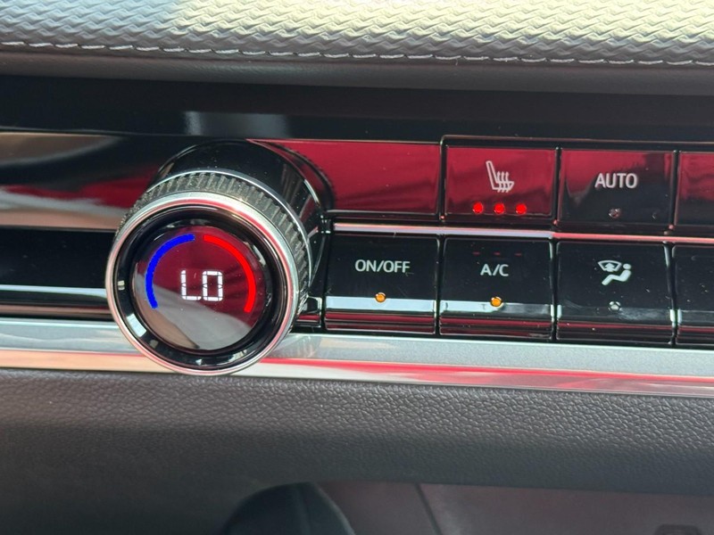 Chevrolet Equinox Vehicle Image 14