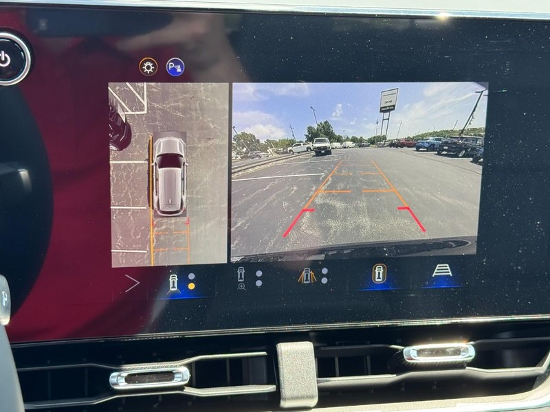 Chevrolet Equinox Vehicle Image 15