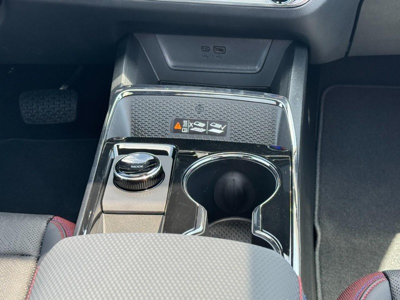 Chevrolet Equinox Vehicle Image 10