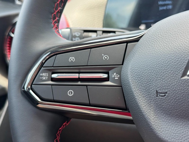 Chevrolet Equinox Vehicle Image 11