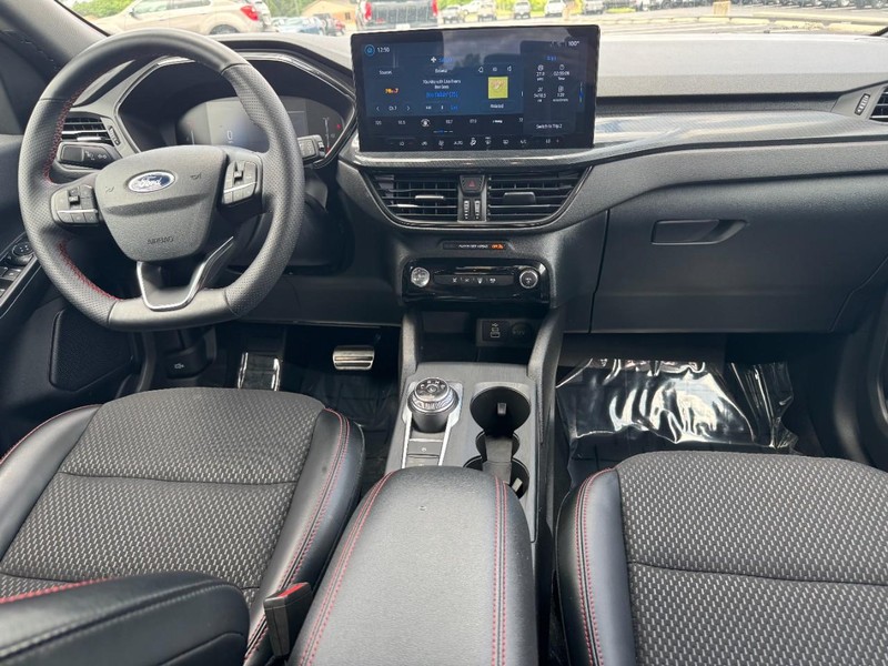 Ford Escape Vehicle Image 11