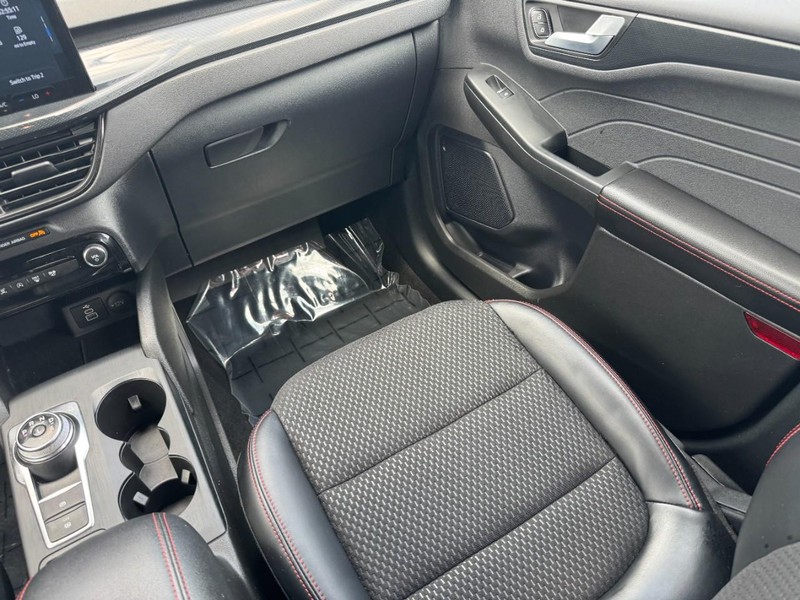 Ford Escape Vehicle Image 15