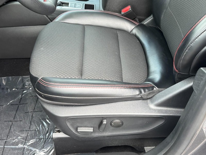Ford Escape Vehicle Image 22