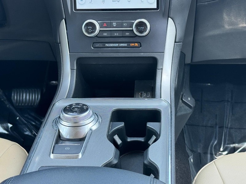 Ford Edge Vehicle Image 14