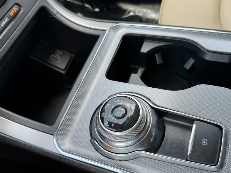 Ford Edge Vehicle Image 19