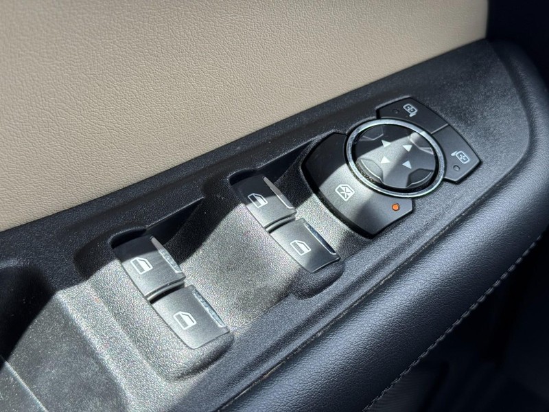 Ford Edge Vehicle Image 22
