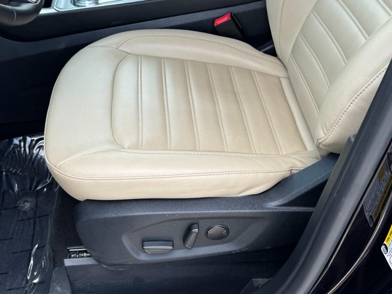 Ford Edge Vehicle Image 23