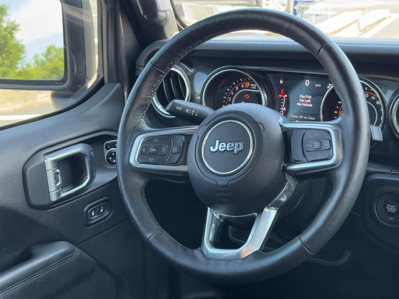 Jeep Wrangler Unlimited Vehicle Image 12