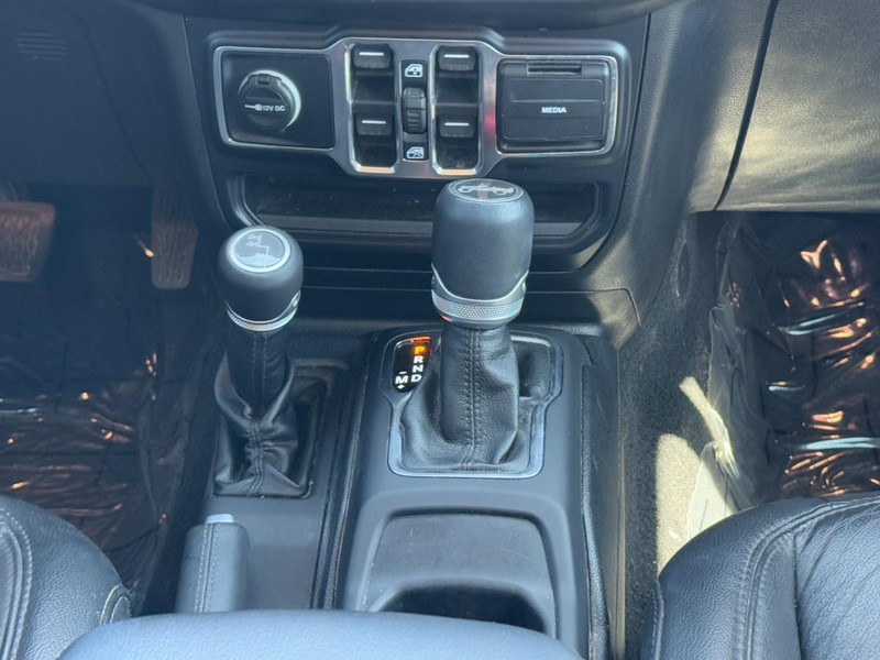 Jeep Wrangler Unlimited Vehicle Image 14