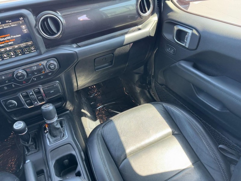 Jeep Wrangler Unlimited Vehicle Image 15