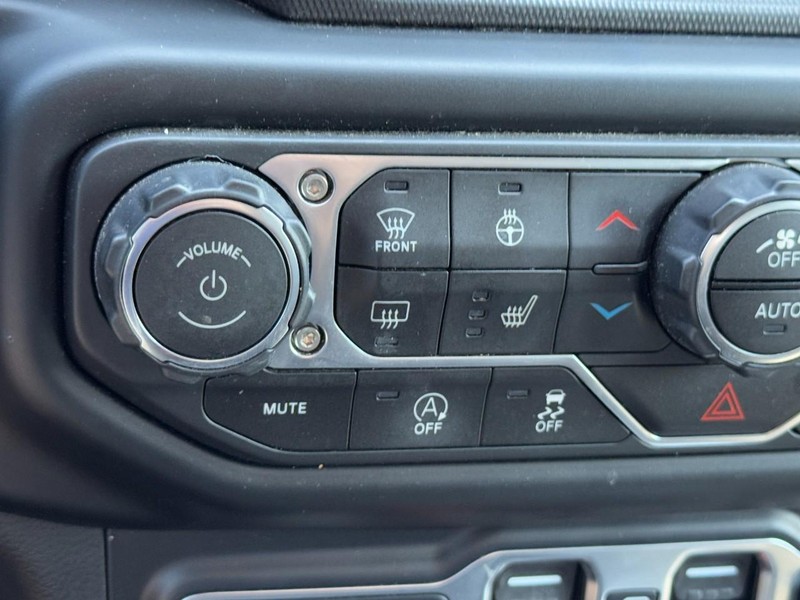 Jeep Wrangler Unlimited Vehicle Image 21