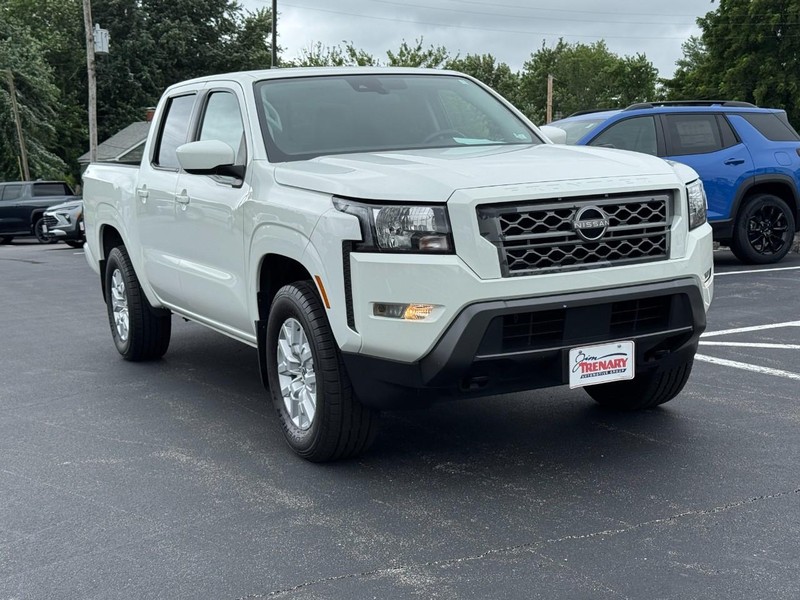Nissan Frontier Vehicle Image 02