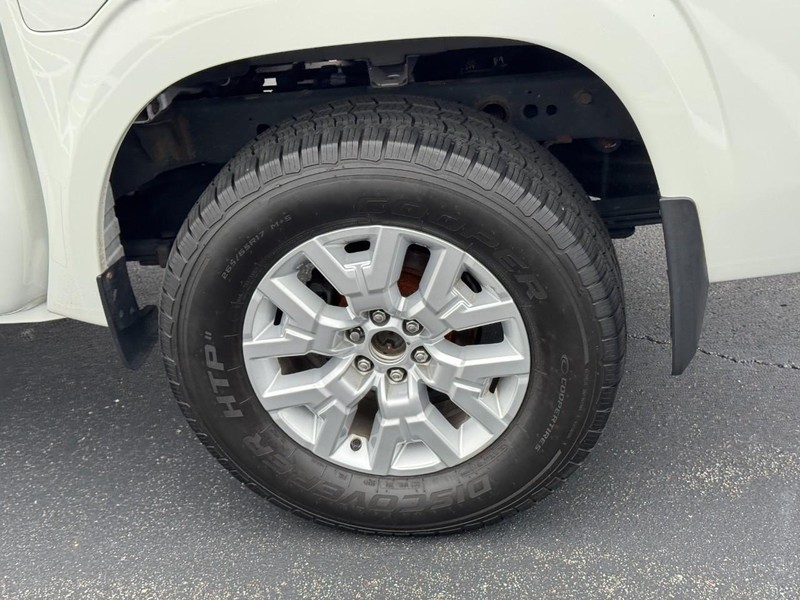 Nissan Frontier Vehicle Image 07