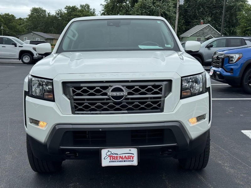 Nissan Frontier Vehicle Image 09