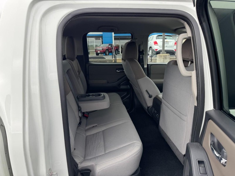 Nissan Frontier Vehicle Image 10