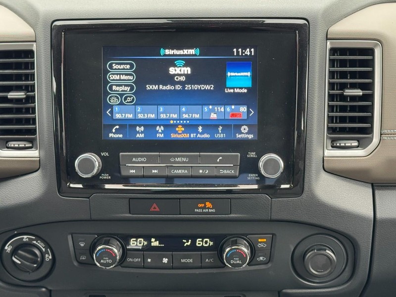 Nissan Frontier Vehicle Image 13