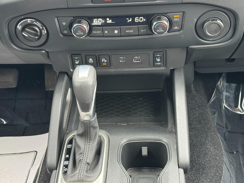 Nissan Frontier Vehicle Image 14