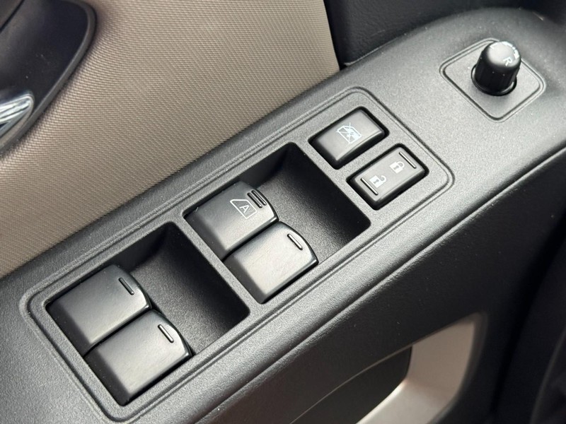 Nissan Frontier Vehicle Image 22