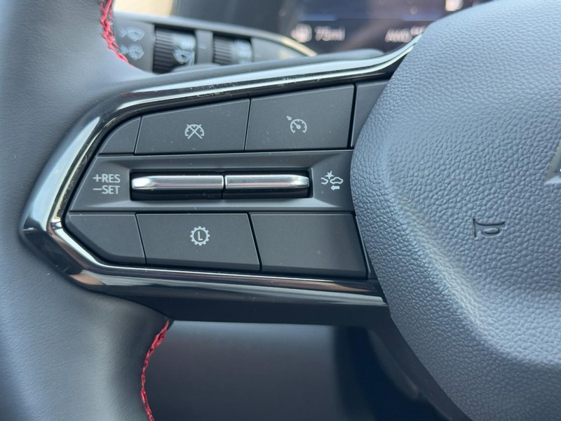 Chevrolet Equinox Vehicle Image 11