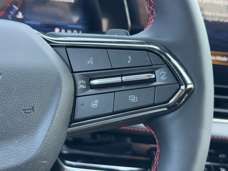 Chevrolet Equinox Vehicle Image 12