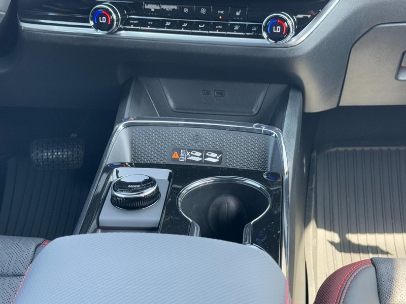 Chevrolet Equinox Vehicle Image 10