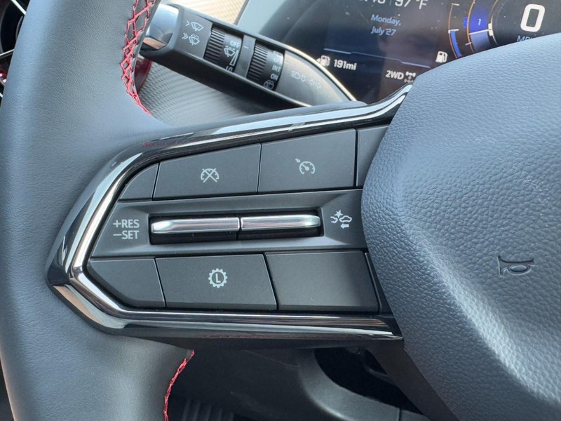 Chevrolet Equinox Vehicle Image 11