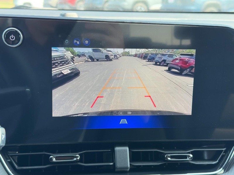 Chevrolet Equinox Vehicle Image 14