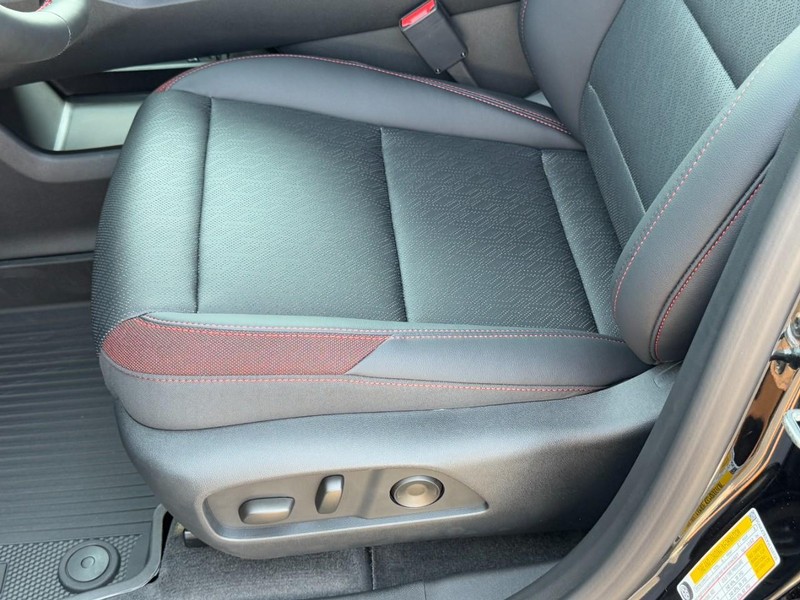 Chevrolet Equinox Vehicle Image 15