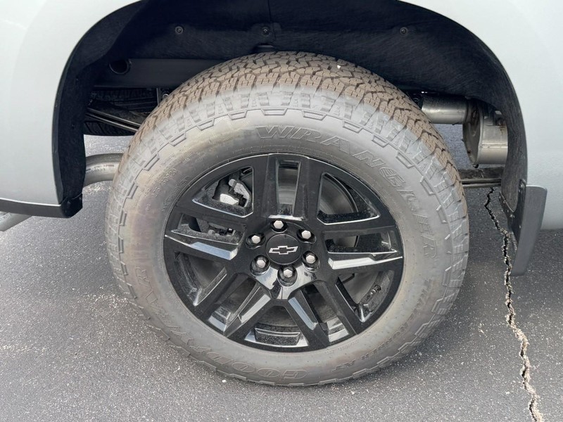 Chevrolet Silverado 1500 Vehicle Image 05